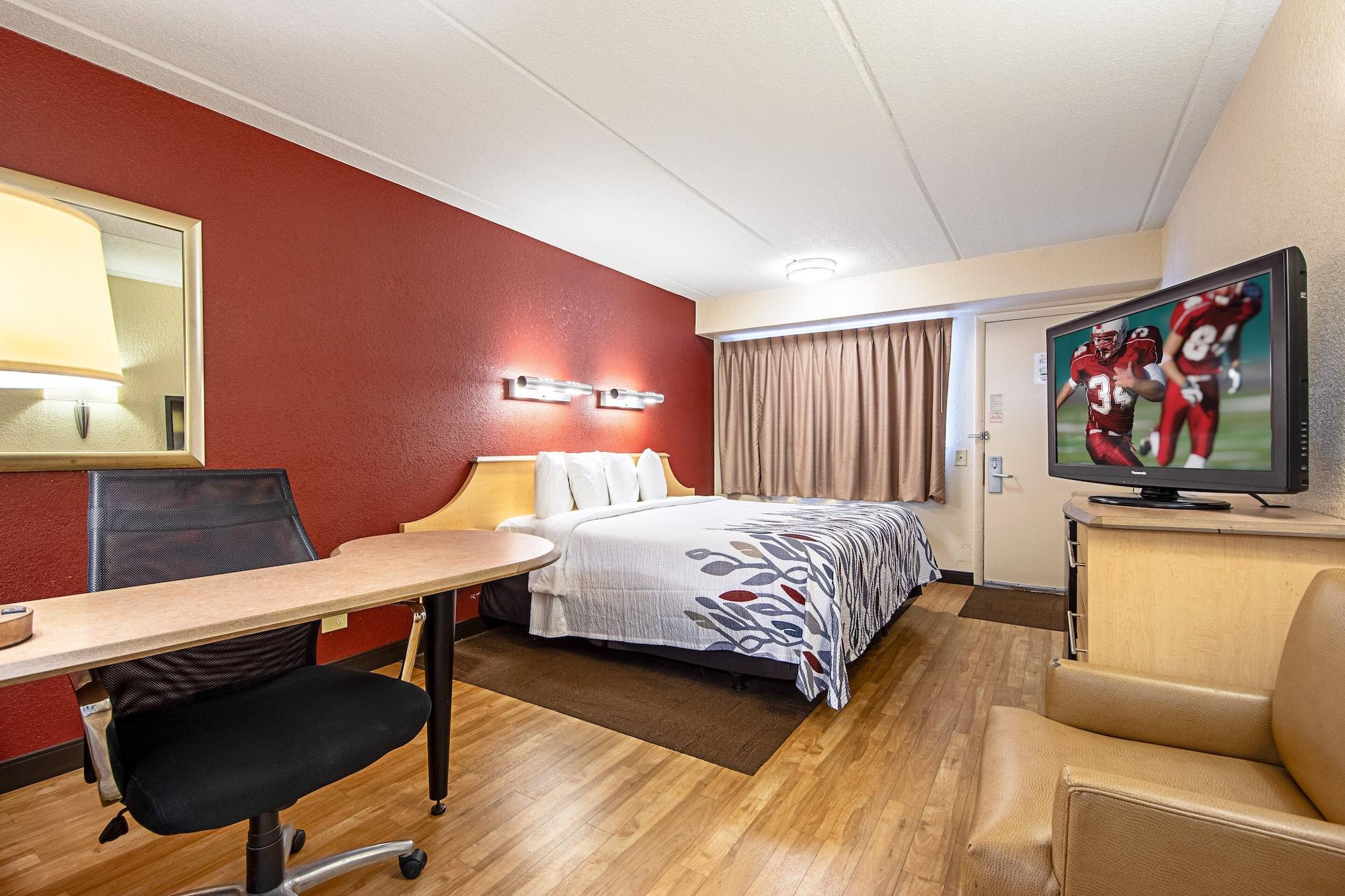 Red Roof Inn Elkhart Bagian luar foto