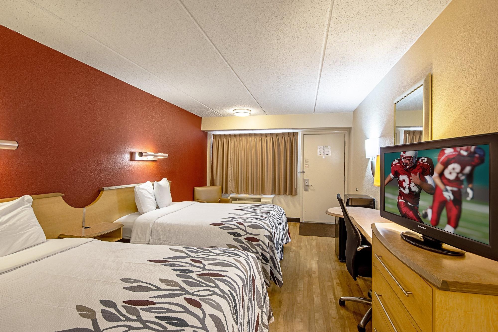 Red Roof Inn Elkhart Bagian luar foto
