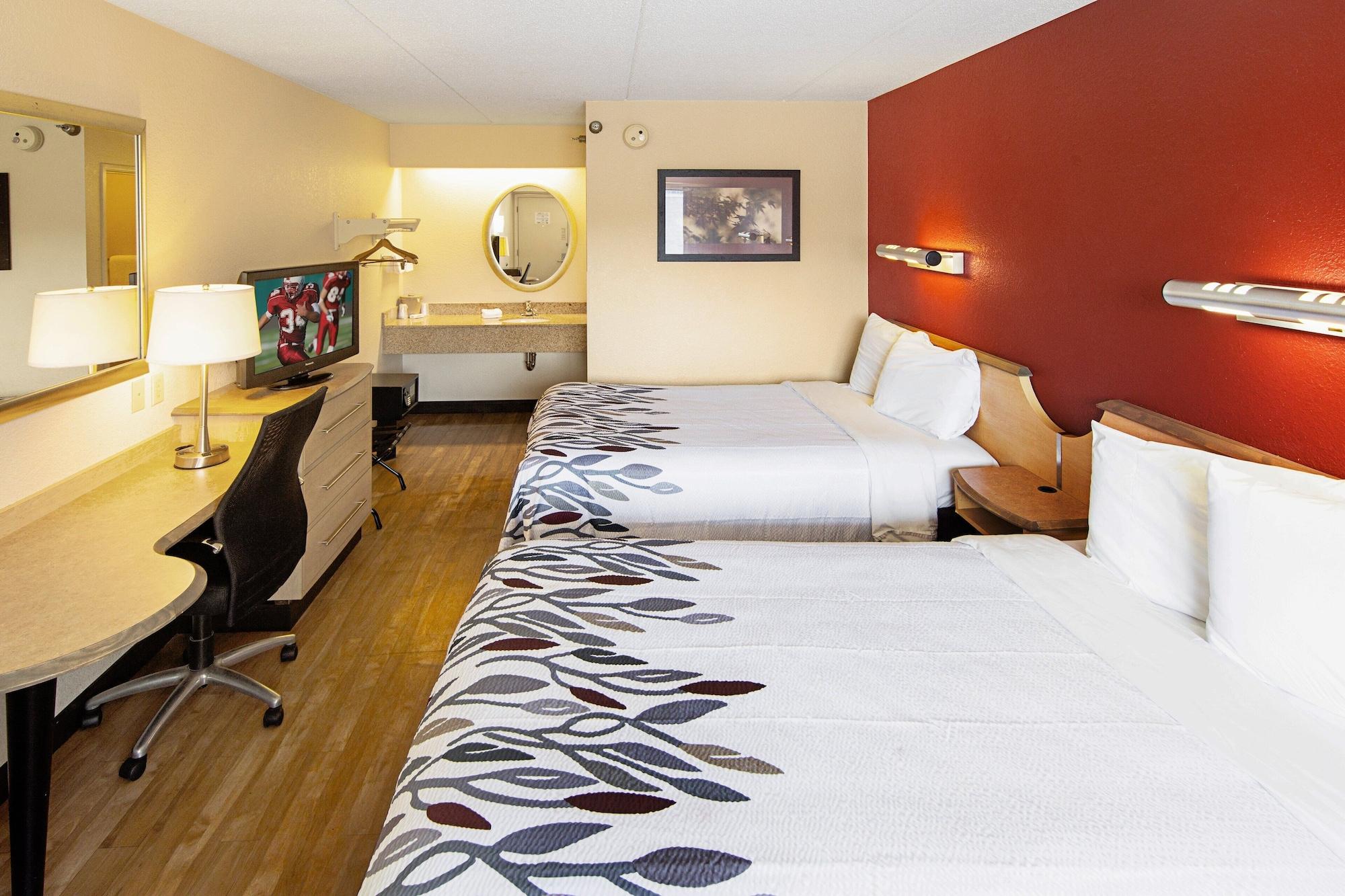 Red Roof Inn Elkhart Bagian luar foto