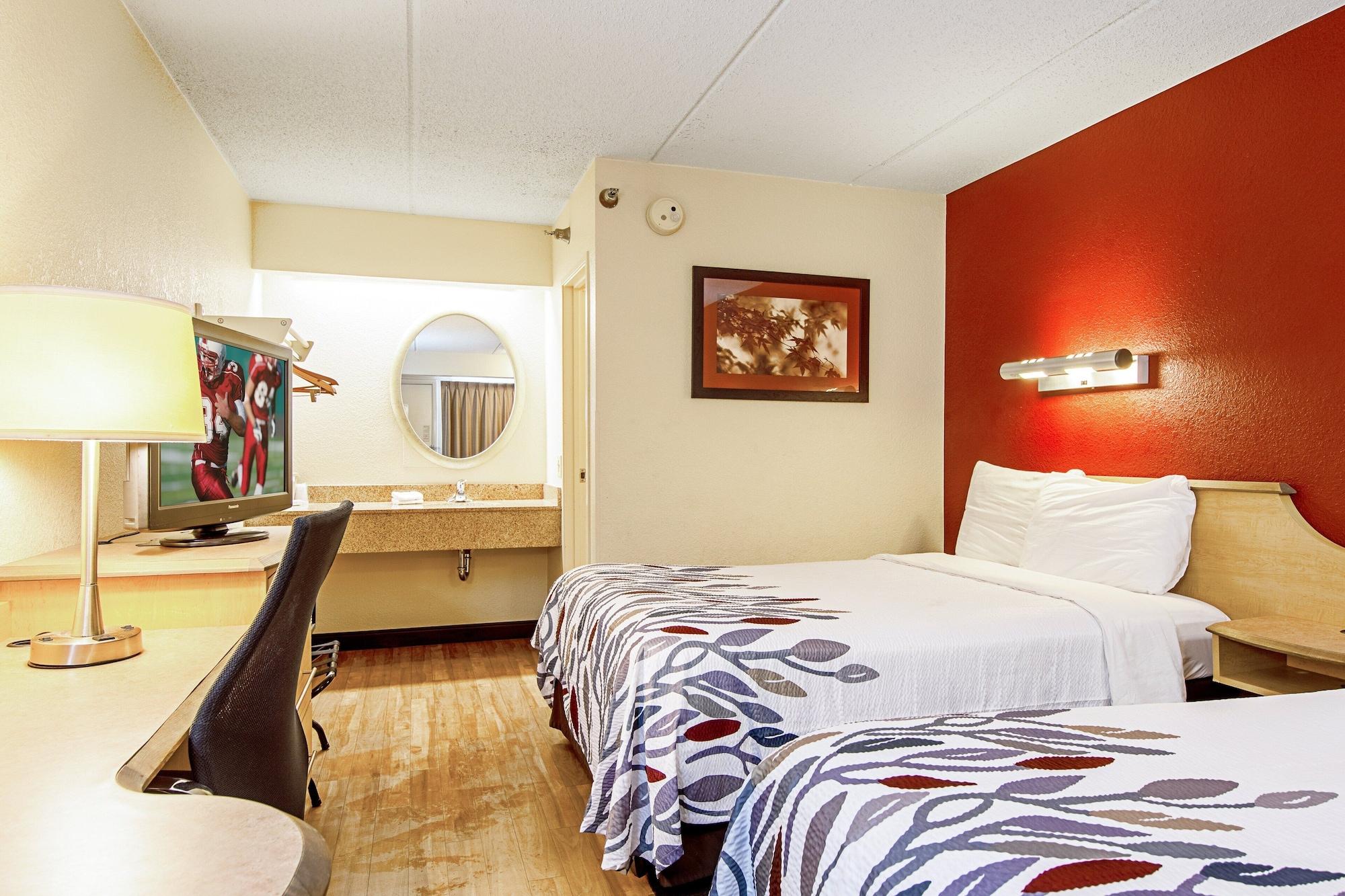 Red Roof Inn Elkhart Bagian luar foto