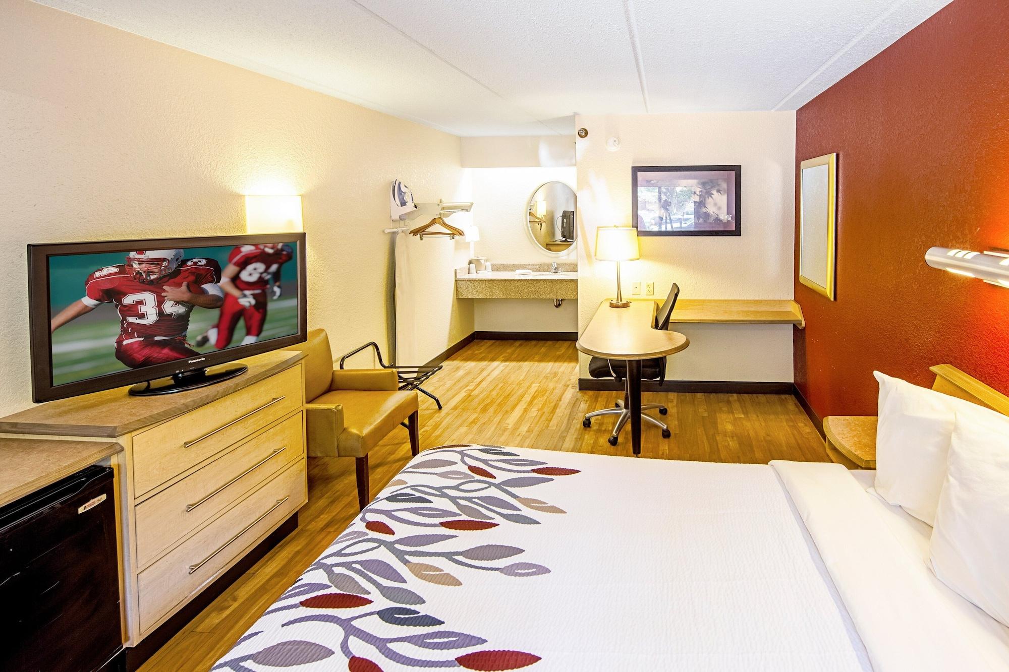 Red Roof Inn Elkhart Bagian luar foto