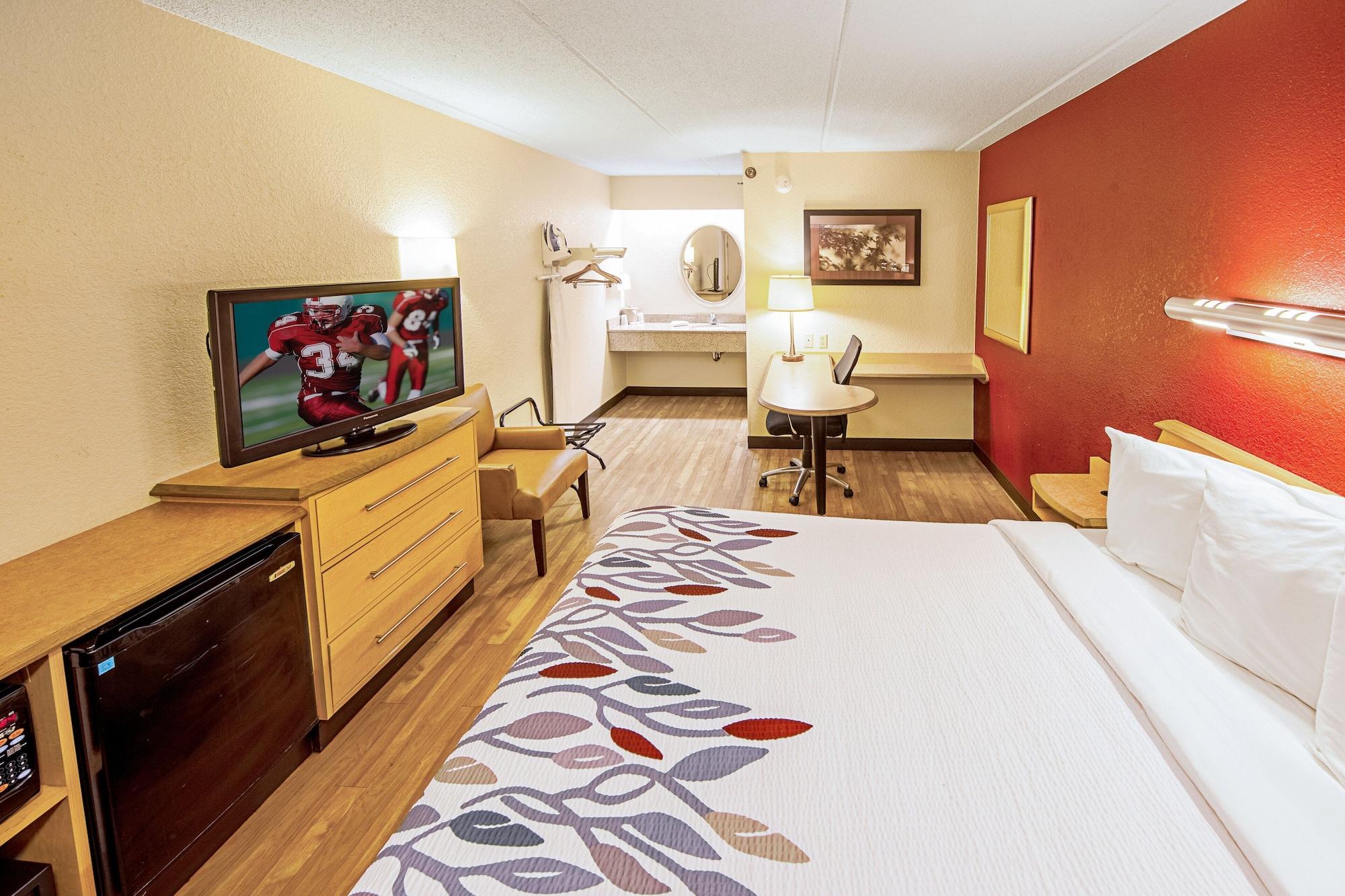 Red Roof Inn Elkhart Bagian luar foto
