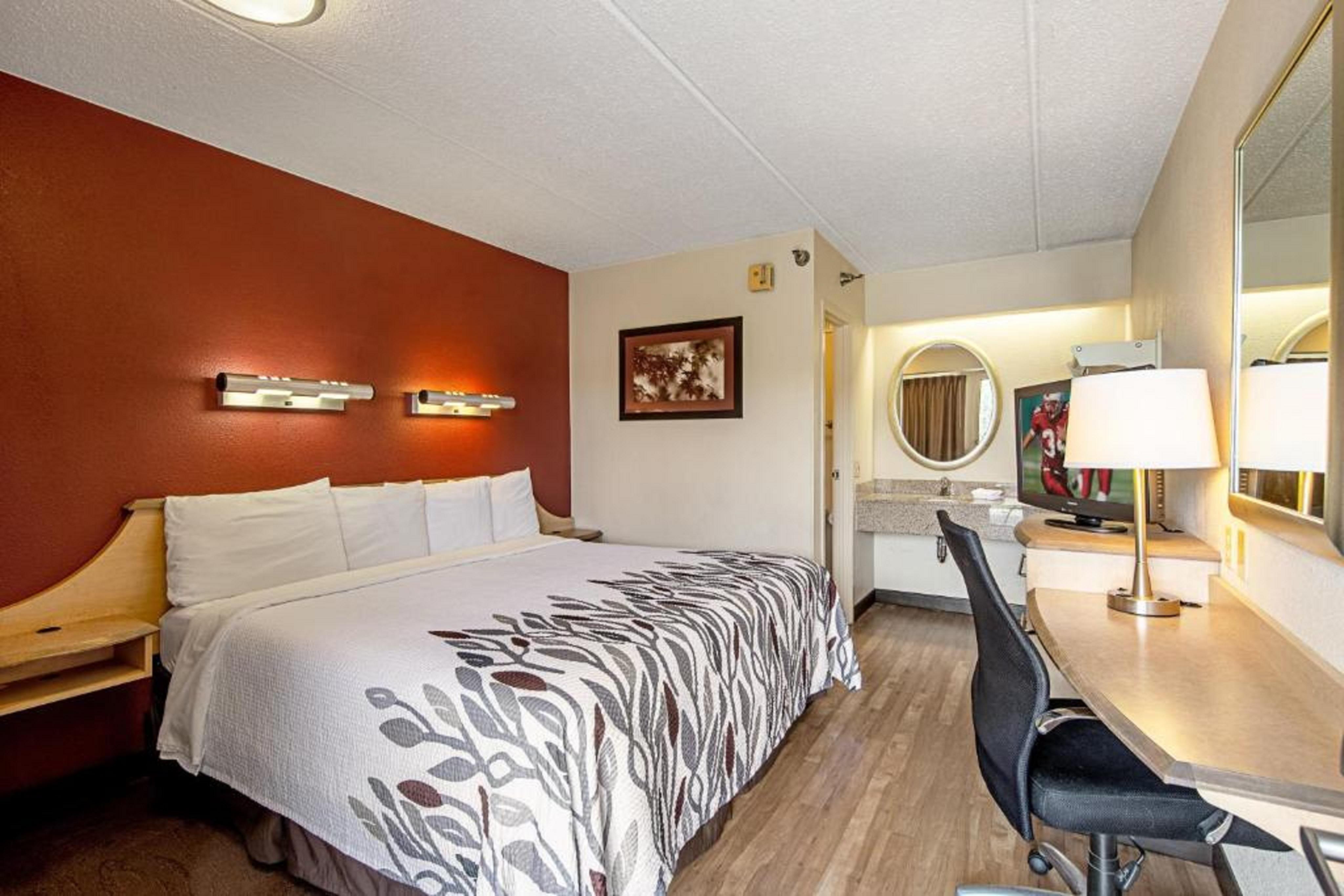 Red Roof Inn Elkhart Bagian luar foto