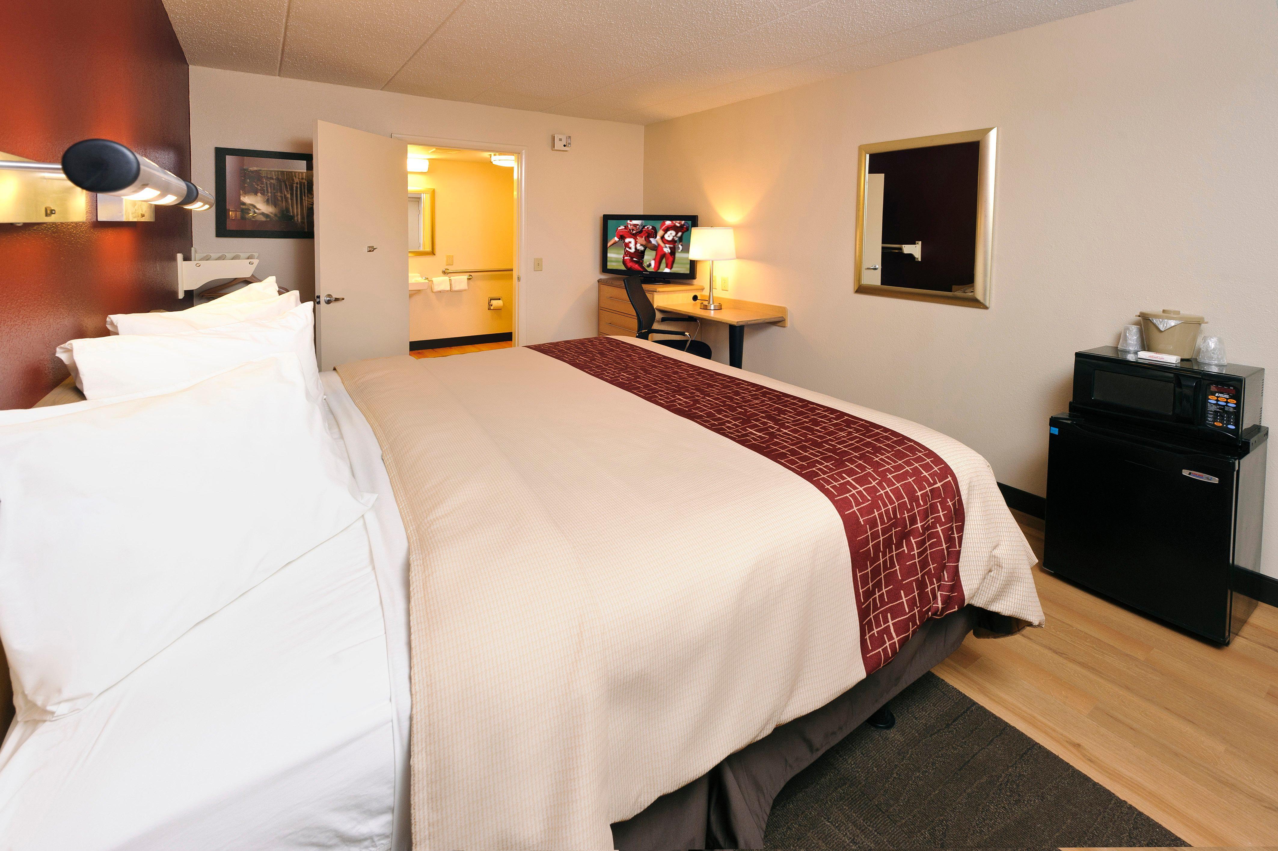 Red Roof Inn Elkhart Bagian luar foto