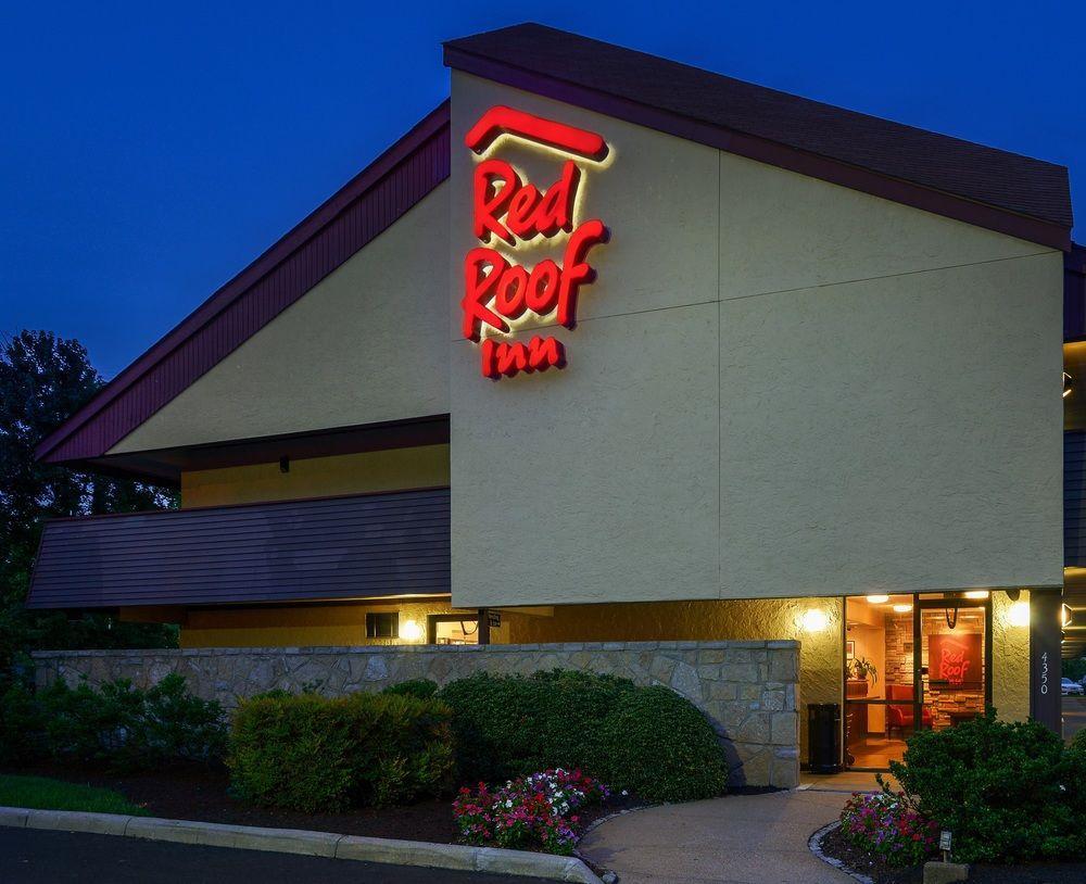 Red Roof Inn Elkhart Bagian luar foto