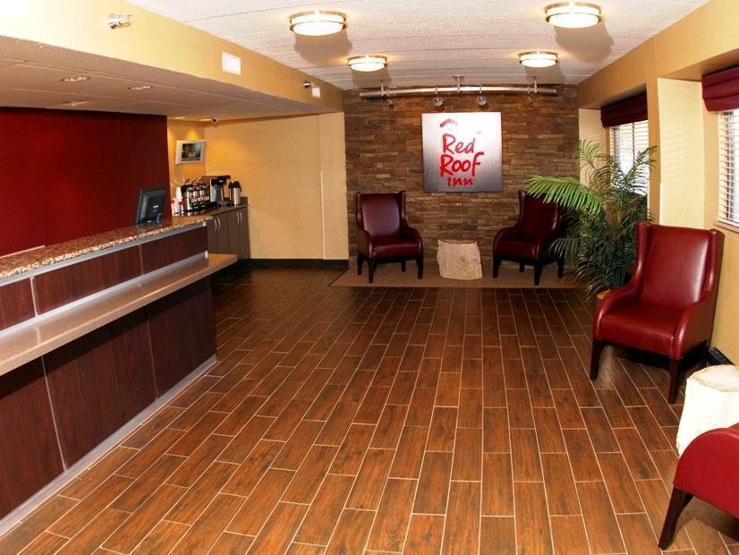 Red Roof Inn Elkhart Bagian luar foto