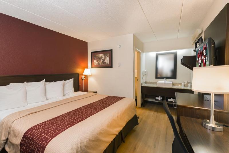 Red Roof Inn Elkhart Bagian luar foto