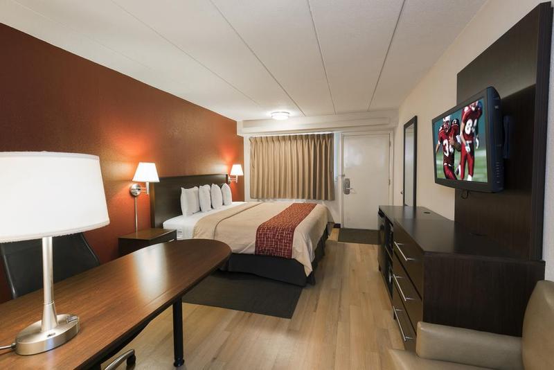 Red Roof Inn Elkhart Bagian luar foto