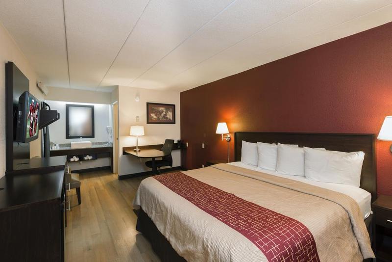 Red Roof Inn Elkhart Bagian luar foto