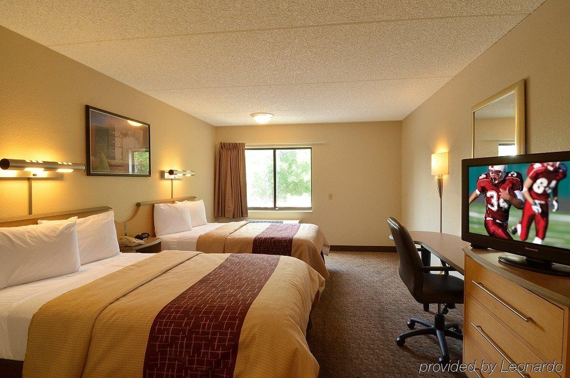 Red Roof Inn Elkhart Bagian luar foto