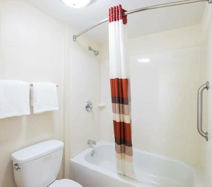 Red Roof Inn Elkhart Bagian luar foto